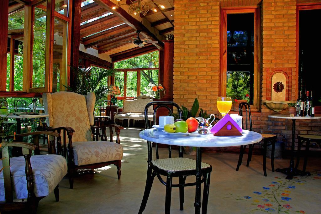 Casa Glebinias Hotell Chacras de Coria Exteriör bild