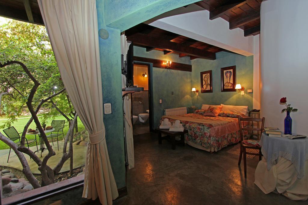 Casa Glebinias Hotell Chacras de Coria Exteriör bild