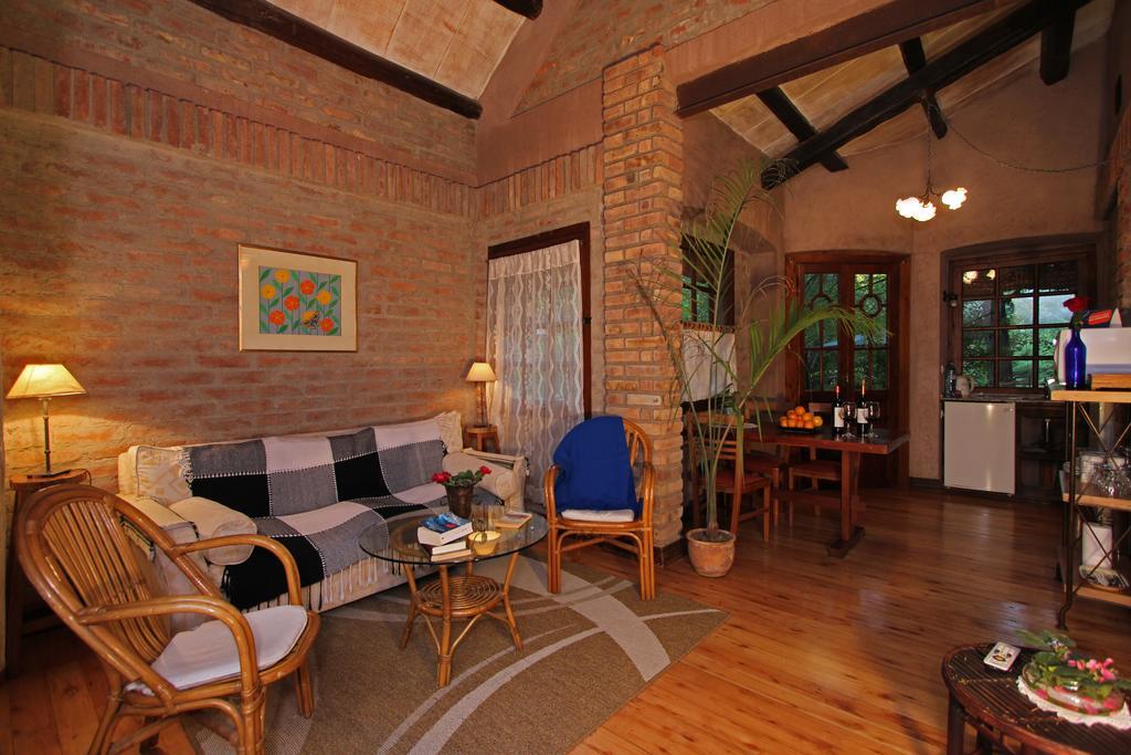 Casa Glebinias Hotell Chacras de Coria Exteriör bild