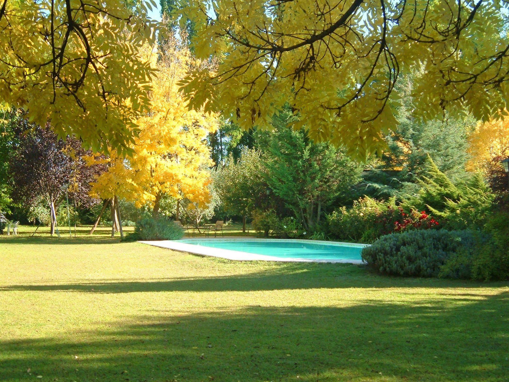 Casa Glebinias Hotell Chacras de Coria Exteriör bild